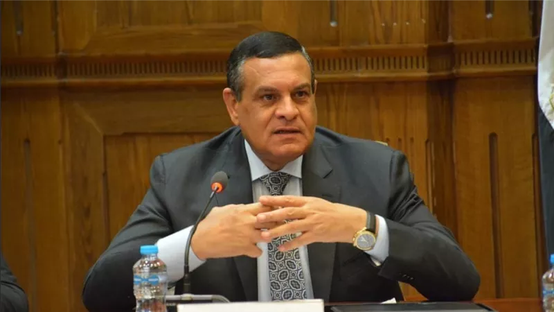 وزير التنمية المحلية يتابع مع المحافظين جهود التعامل مع سقوط الأمطار 
