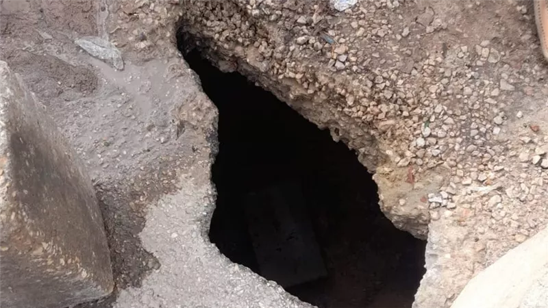 محافظ الإسماعيلية يتابع هبوط جزئيّ بإحدى حارات الكوبري الجديد بمدينة فايد 