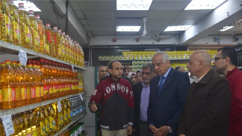محافظ الجيزة يتفقد المجمعات الاستهلاكية للتأكد من توافر كافه السلع بأسعار مناسبة  