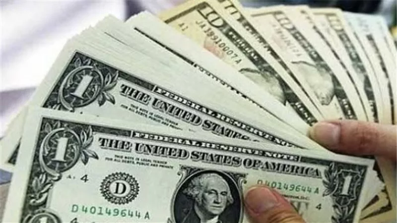 أسعار الذهب والدولار اليوم الأربعاء.. تراجع تاريخي