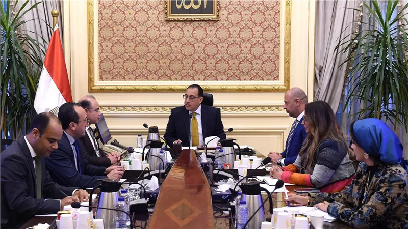 رئيس الوزراء يتابع مع رئيسي 
