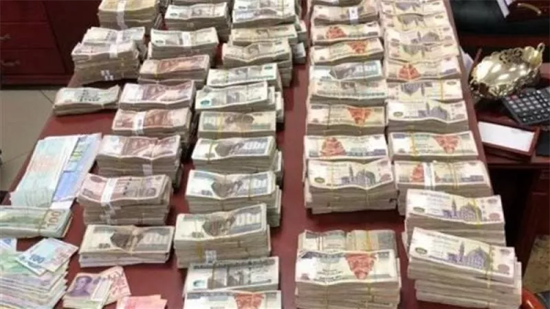 الأموال العامة.. ضبط شخصين بتهمة غسـل 5 مليون جنيهاً