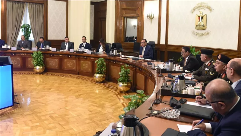 رئيس الوزراء يتابع آليات إدارة وتشغيل الشبكة الوطنية الموحدة للطوارئ والسلامة العامة