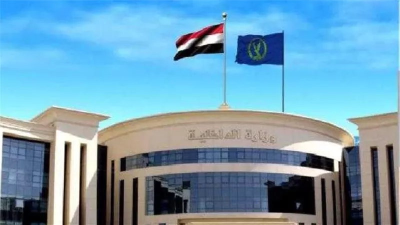 الداخلية: ضبط 74 قطعة سلاح نارى و348 قضية مخدرات 