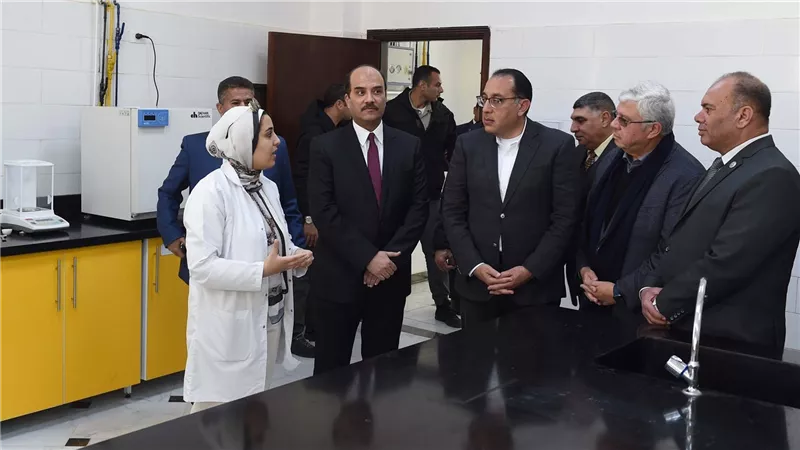 رئيس الوزراء يتفقد سير العملية التعليمية بجامعة العريش