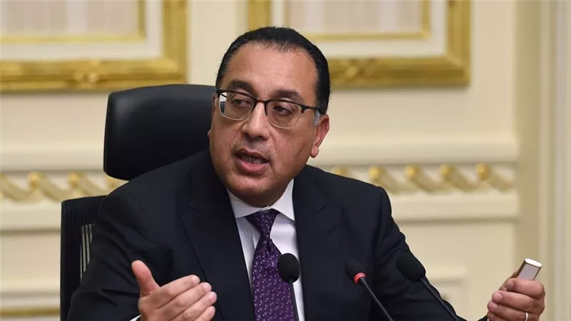 رئيس الوزراء يتفقد أعمال تطوير وحدات الإسكان التعاوني بالعريش