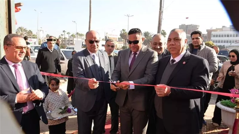 بالصور.. محافظ الدقهلية يفتتح المعرض الرئيسي 