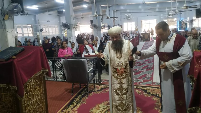 أسقف السويس يترأس صلاة  قداس عيد الختان بكنيسة رئيس الملائكة