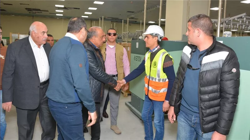 وزير قطاع الأعمال العام في جولة تفقدية موسعة بشركة غزل المحلة
