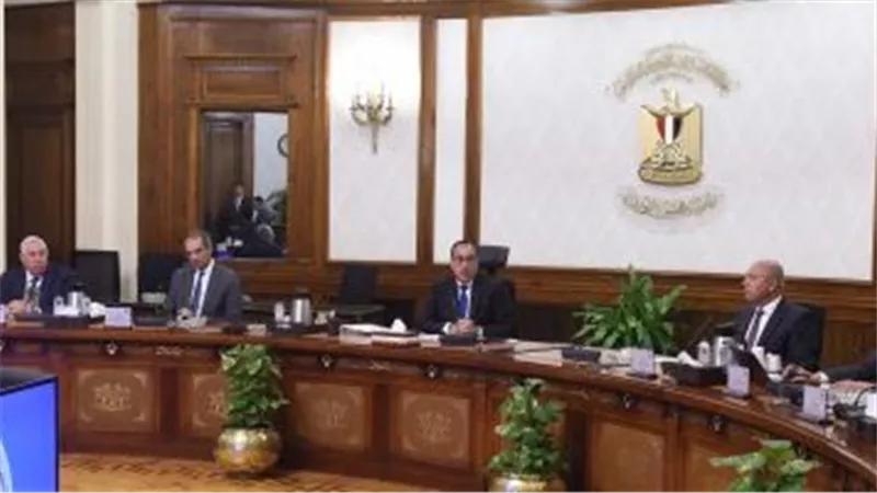 رئيس الوزراء يتابع جهود التوسع فى استصلاح وزراعة الأراضى الصحراوية