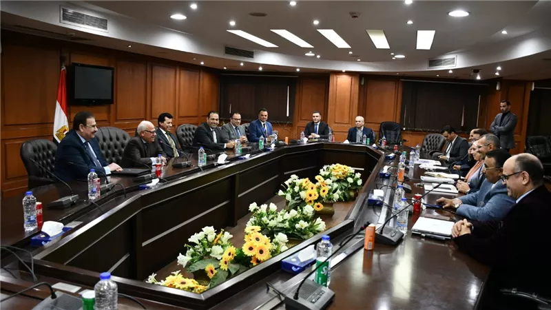 وزير الرياضة يتابع مراحل البدء فى تنفيذ أعمال إنشاء إستاد بورسعيد 