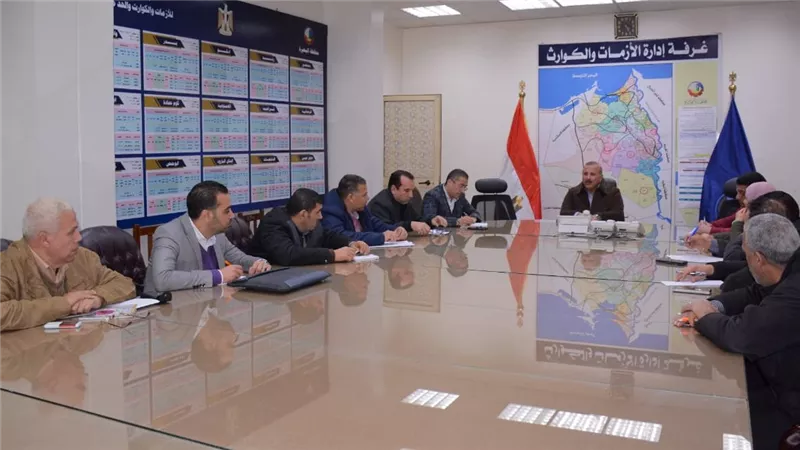 متابعة جهود محافظة البحيرة فى تطبيق قانون المحال العامة الجديد