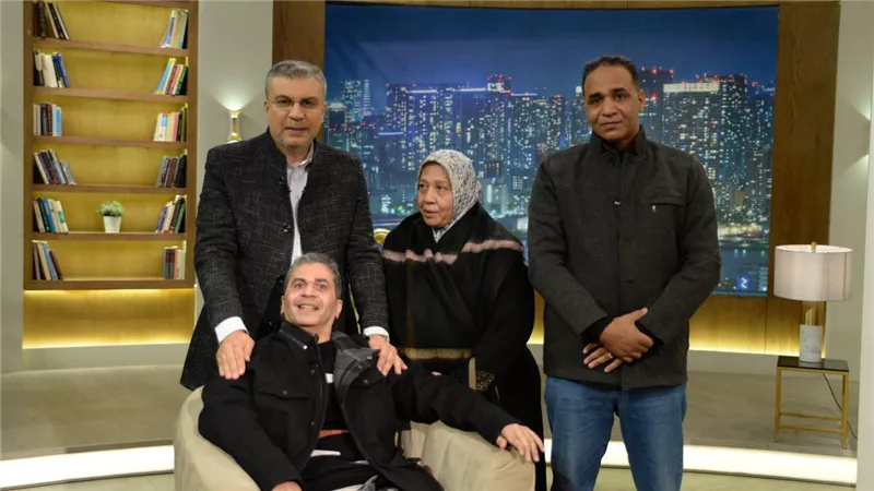 واحد من الناس يهدي الفنان عمرو محمد على 