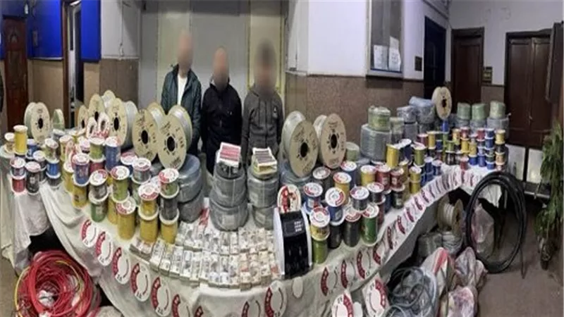 الداخلية: ضبط كمية من الكابلات والأسلاك الكهربائية مجهولة المصدر داخل مخزن بالقاهرة