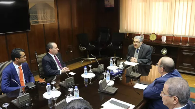 وزير الكهرباء يلتقى بالقائم بأعمال سفير الولايات المتحدة الأمريكية لدى جمهورية مصر العربية