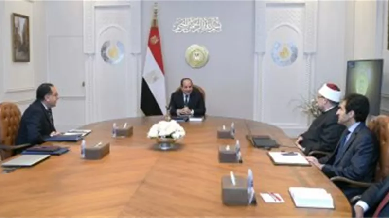 الرئيس يوجه بإنشاء مساجد كبرى فى المحافظات وزيادة مكافآت مسابقة القرآن