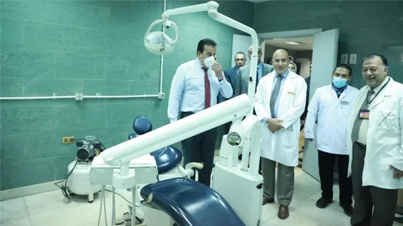 وزير الصحة يتفقد 3 مستشفيات ومكتب صحة المنيل بمحافظة القاهرة 