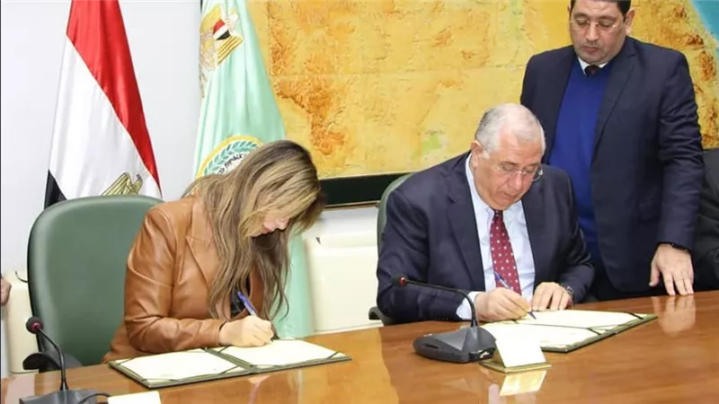 وزارة الزراعة والتحالف الوطني للعمل الاهلي يوقعان بروتوكول تعاون لدعم المزارعين 