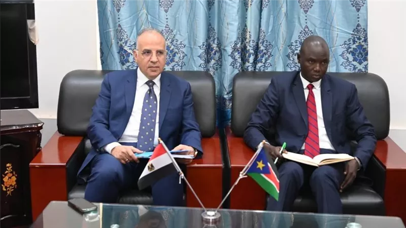 الدكتور سويلم يبحث مع وزيرى الري والاستثمار بجنوب السودان سبل تعزيز التعاون 