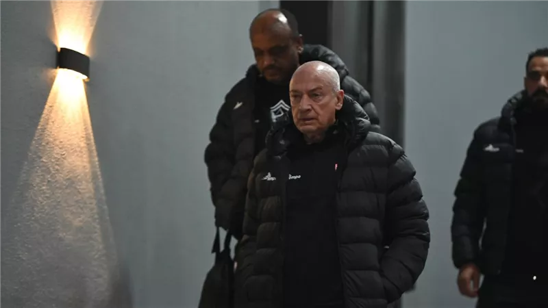 عاجل.. الزمالك يعلن رحيل فيريرا.. وأسامة نبيه مديراً فنياً
