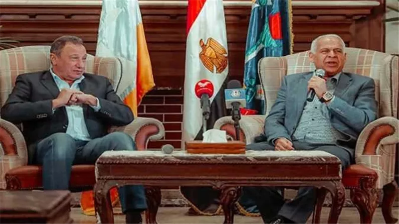 على سبيل الإعارة ..فرج عامر: مدافع الأهلي يقترب من الانضمام إلى سموحة