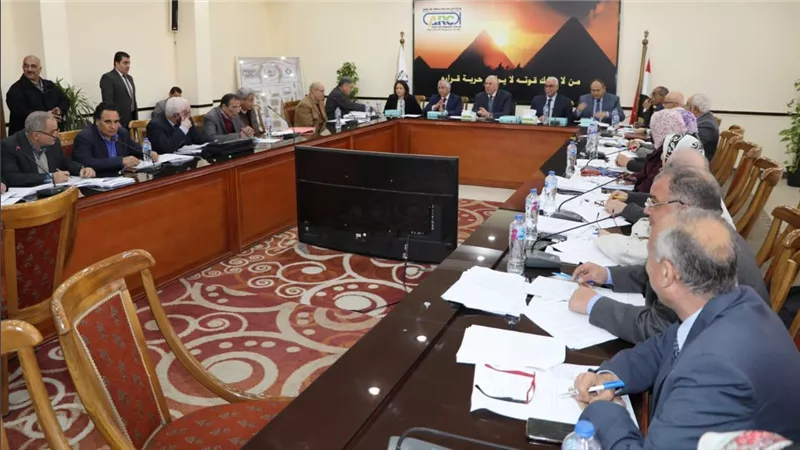 وزير الزراعة يترأس اجتماع لجنة المخصبات الزراعية 