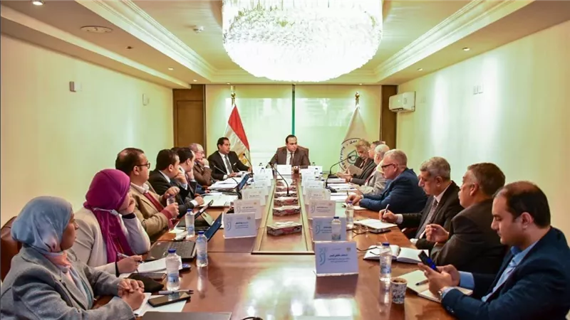 رئيس الرعاية الصحية يعتمد تقرير الأداء الفني والمالي للنصف الأول من العام المالي 2023/2022