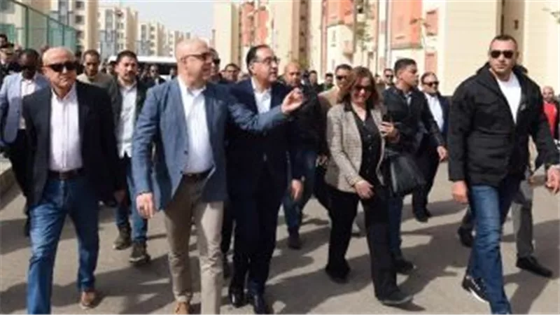 رئيس الوزراء يفتتح أحد مصانع الأدوية بالعاشر من رمضان
