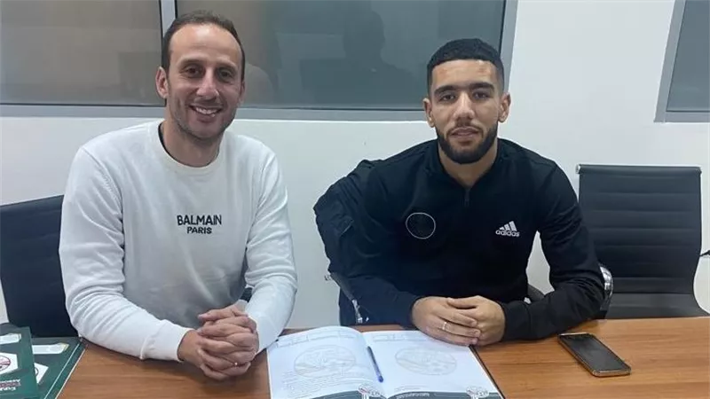 بالفيديو.. أول تعليق من أحمد قندوسي بعد الانضمام للنادي الأهلي رسمياً