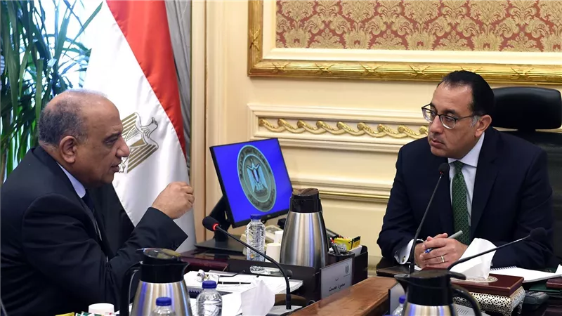 رئيس الوزراء يلتقى وزير قطاع الأعمال العام لمتابعة عدد من ملفات عمل الوزارة