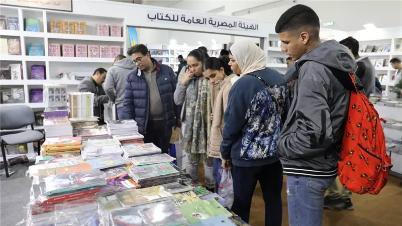 هيئة الكتاب الأعلى مبيعا في أول أيام معرض القاهرة الـ 54 