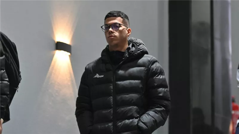 أسامة نبيه يحسم الجدل حول رحيل إمام عاشور عن الزمالك