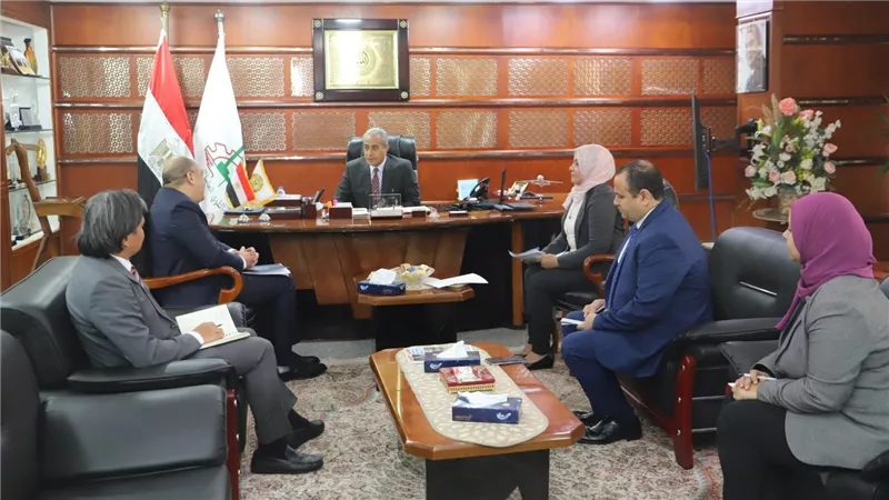 وزير القوى العاملة يتلقى سفير الفلبين بالقاهرة