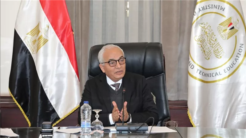 وزير التربية والتعليم يعلن عن ضوابط تنظيم مجموعات الدعم الدراسي