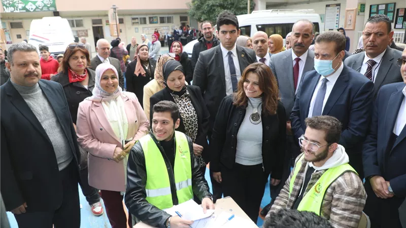 محافظ المنوفية ووزيرة الهجرة يفتتحان القافلة الطبية لصناع الخير بكفر المصيلحة