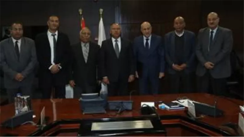 النقل توقع مذكرة تفاهم لإنشاء وإدارة المنطقة اللوجستية المتكاملة بالسلوم