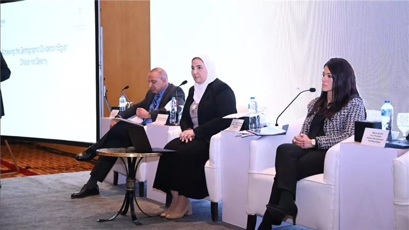 وزيرة التضامن الاجتماعي تشارك في إطلاق التقرير الديموغرافي في مصر 