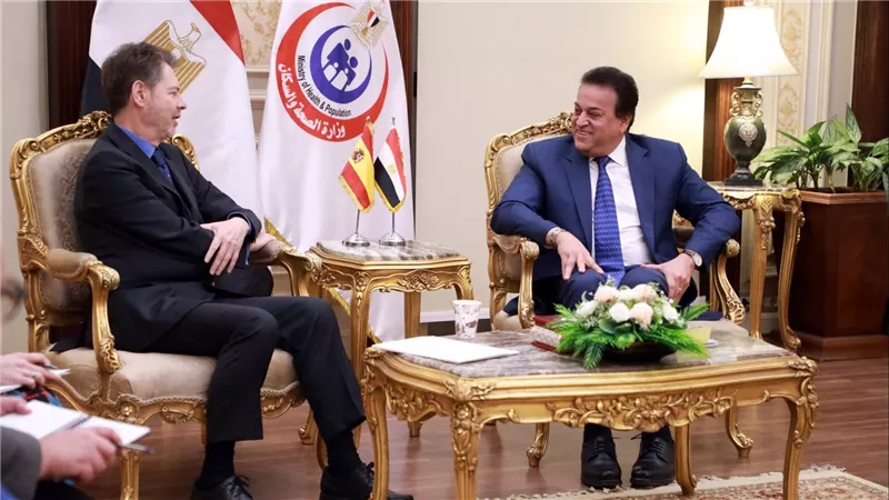 وزير الصحة يستقبل السفير الأسباني لدى مصر لبحث سبل التعاون المشترك