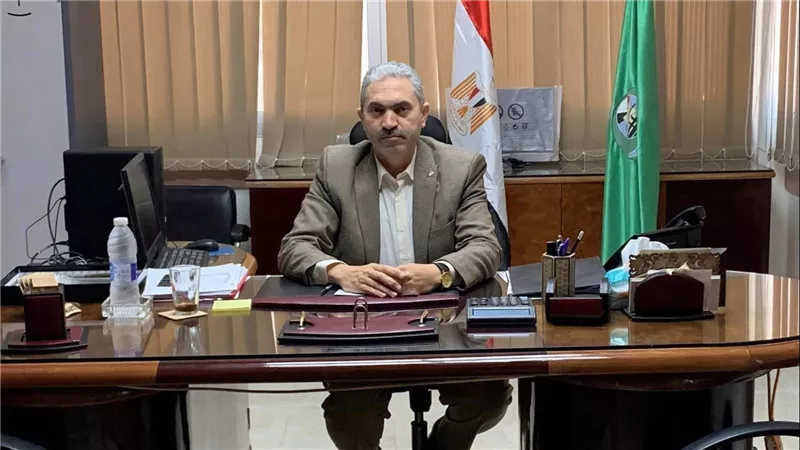 تموين الفيوم ضبط 204 زجاجه مياه غازيه و350 كيس سوبيا 