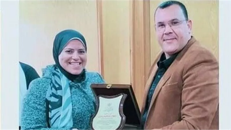 وكيل صحة السويس يكرم مدير التموين الطبي
