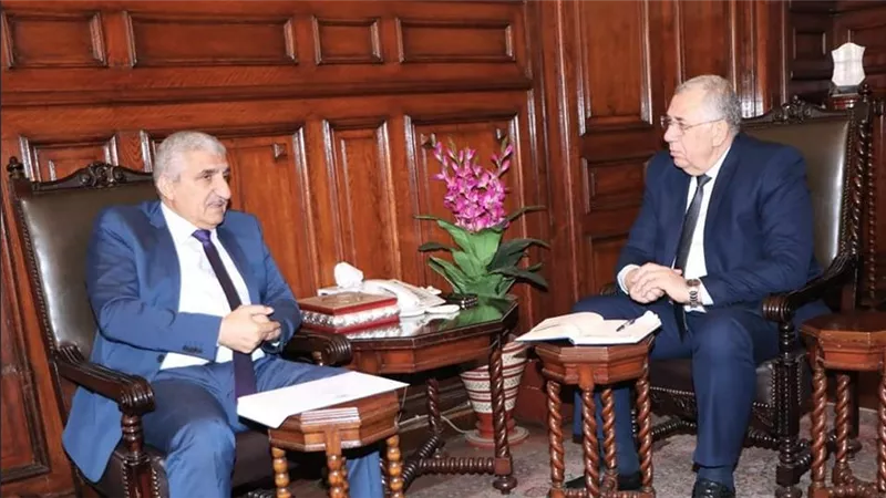 وزير الزراعة يبحث مع 