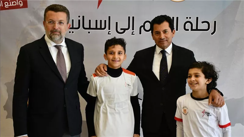 وزير الرياضة يلتقي موهوبي مشروع ستارز أوف إيجبيت قبيل السفر لإسبانيا