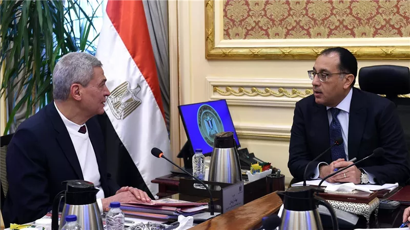 رئيس الوزراء يتابع عددا من ملفات عمل هيئة الشراء الموحد