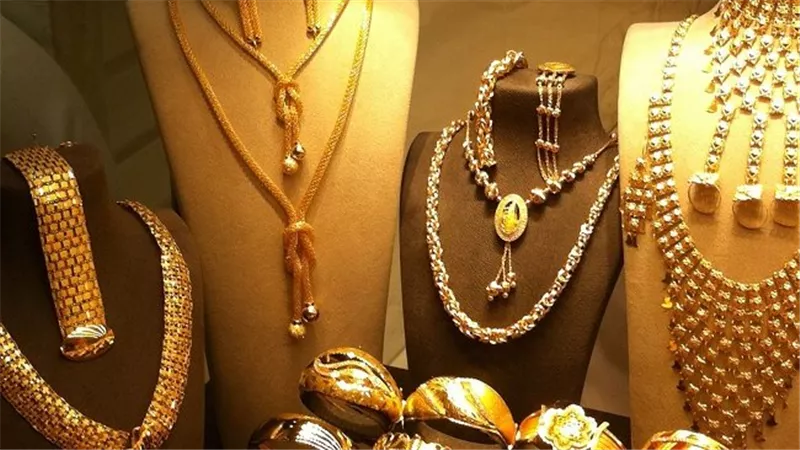 أسعار الذهب والدولار.. تراجع مبشر ومستمر