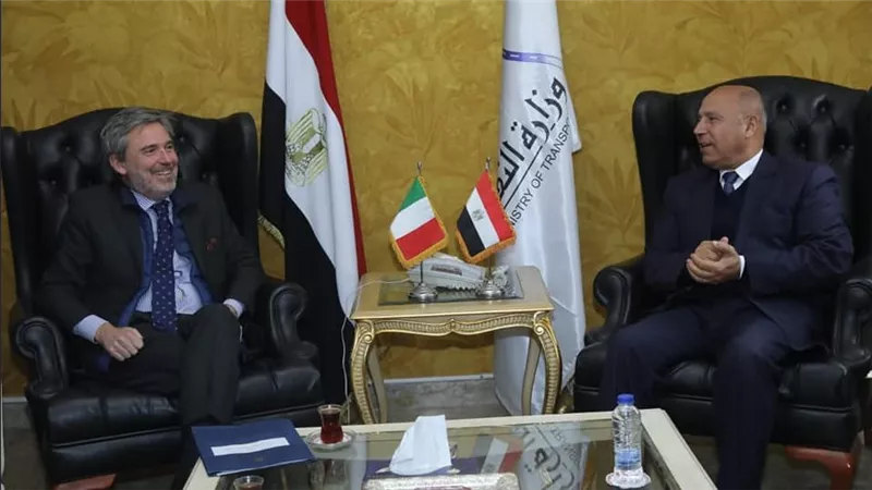 كامل الوزير يبحث مع سفير إيطاليا بالقاهرة التعاون المشترك في مجالات النقل المختلفة