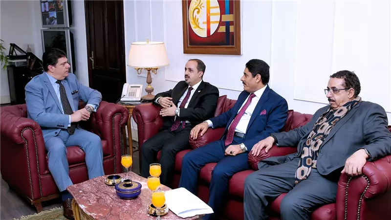 حسين زين يستقبل وزير الاعلام اليمني