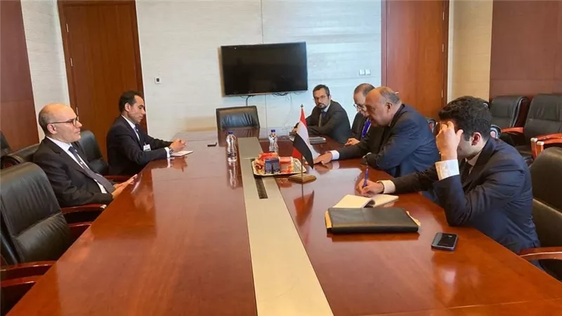 وزير الخارجية يلتقي مع وزير خارجية تونس