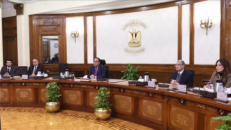 رئيس الوزراء يتابع خطوات تنفيذ خطة الطروحات الحكومية