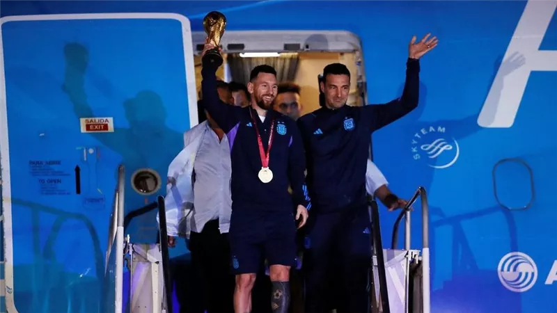 سكالوني : مشاركة ميسي في كأس العالم 2026 ممكنة