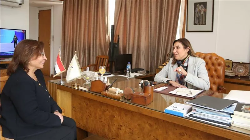 وزيرة الثقافة تبحث والأمين العام للمجلس القومي للطفولة والأمومة سُبل التعاون المشترك 